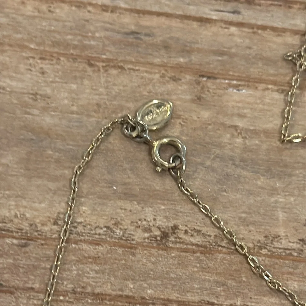 Vintage Avon Gold Tone Floral Faux Pearl Pendant Statement Necklace - Picture 4 of 4